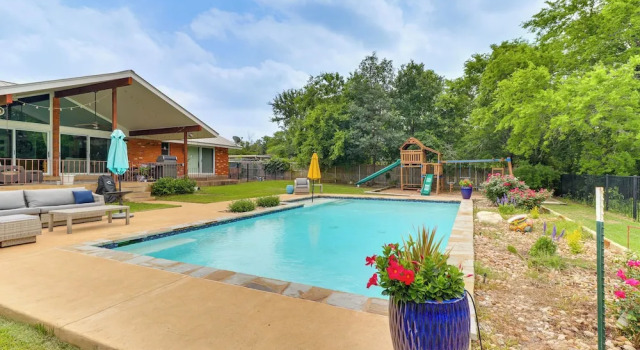 Коттедж c 1 комнатой 12 Mi to Dtwn: Austin Guest Cottage w/ Pool Access