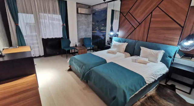 Complex Turistic Casa Romaneasca, Varaa Hotelli Hotellit Carpathians - Romania uima-altaalla, Uima-allas
