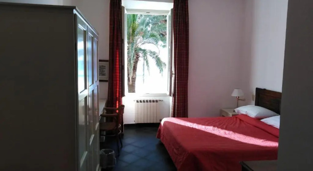 Трёхместный номер Standard Hotel Beau Rivage