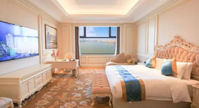 Люкс Deluxe с видом на озеро Wuhan Minoans International Hotel