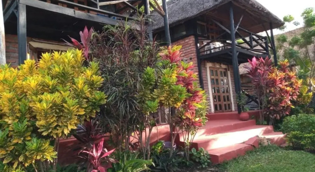 Cabana varanda Impeccable 3-bed Cottage in Cape Maclear