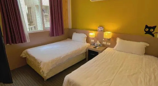 Четырёхместный номер Comfort Breeze and Waves Hostel