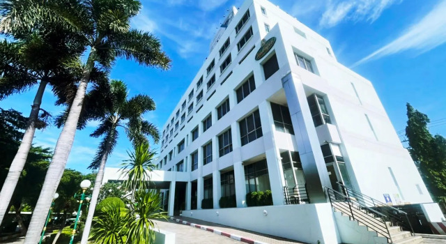 Valaya Hotel Pathumthani, Rezervovat Hotel Hotely v Central Thailand s parkováním, Parkování