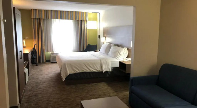 Люкс Holiday Inn Express and Suites Pikeville by IHG