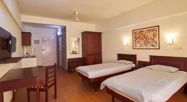 Plaza Suites