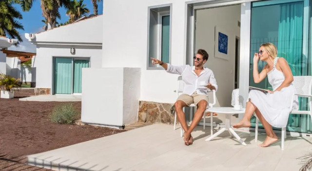 Люкс Hotel LIVVO Dunagolf Suites