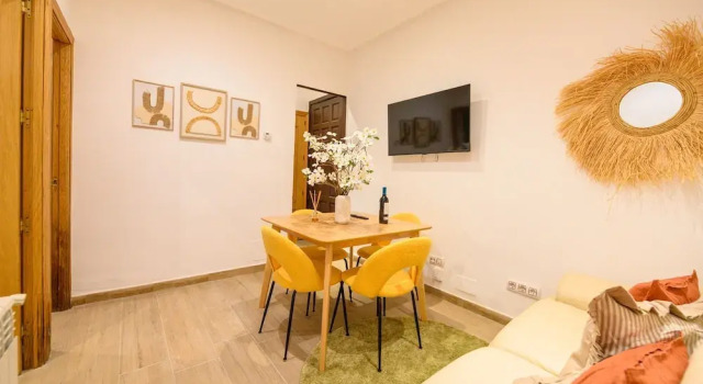 M Pal100 Encantador Apartamento en La Latina con, Забронировать Апартаменты/квартира Отели Мадрида с парковкой, рядом с Монастырь Энкарнасьон, Парковка