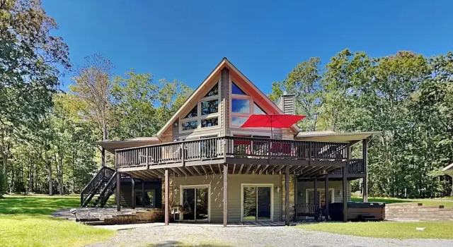 Коттедж Black Pines Lodge