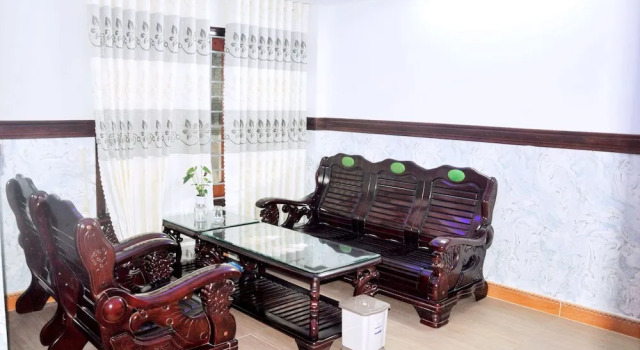 Номер Deluxe Khach San Yen Phu