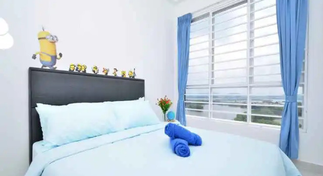 Minions Homestay_Near KLIA_WIFI + TV Box