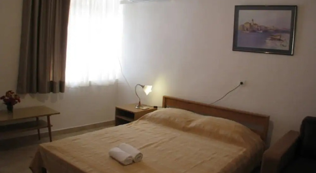 Simplistic Apartment in Jezera With Garden