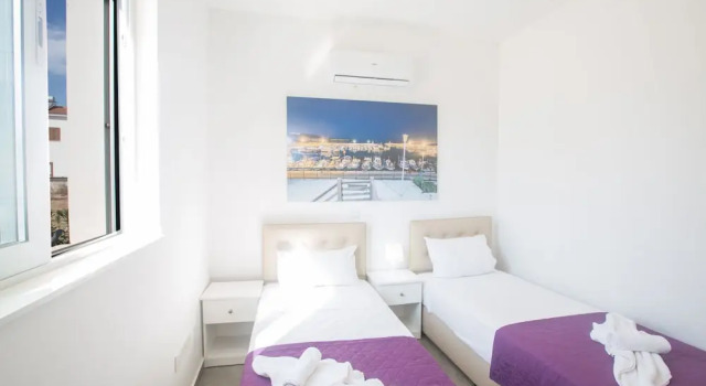 Villa Prpo490a, Stunning 5bdr Protaras Villa With Pool, Close to the Beach, Boek Villa Hotels in Protaras met parkeren, in de buurt van Neolithic Settlement, Parkeren