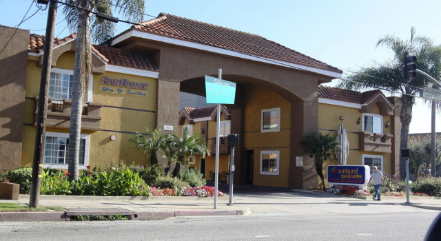Sunburst Spa & Suites Motel