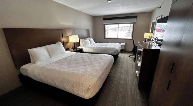 Четырёхместный люкс Country Inn & Suites by Radisson, Baxter, MN