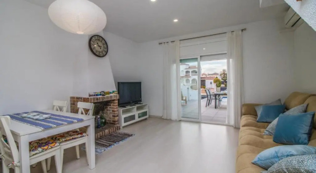 Empurialola -Casa pescador con piscina y amarre en Empuriabrava -152, Забронировать Отель Отели Alt Empordà с парковкой, Парковка