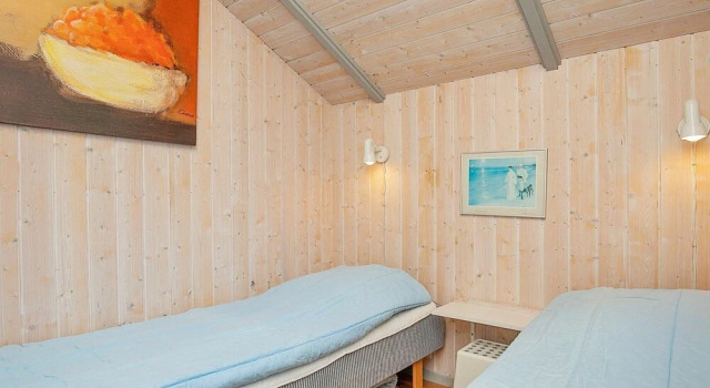 Traditional Holiday Home in Hvide Sande With Sauna, Rezerwuj Dom wakacyjny Domki letniskowe w Vestjylland, Domek
