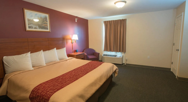 Red Roof Inn & Suites Dickinson