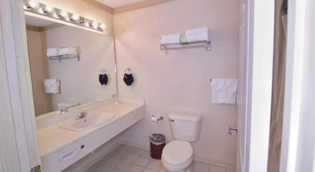 Четырёхместный номер Standard Paddle Wheel Inn
