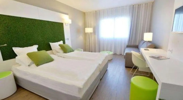 Superior Kahden hengen huone näköala golfkentälle Golf Resort Montpellier Fontcaude