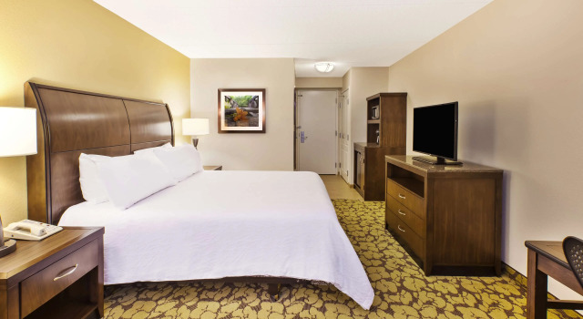 Hilton Garden Inn Cleveland Downtown, Забронировать Отель Отели Кливленда с бассейном, рядом с Зал и музей славы рок-н-рола, Бассейн