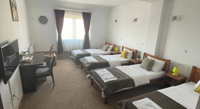 Четырёхместный номер Classic Moj Hotel