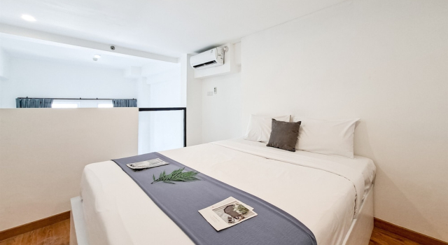 Апартаменты Standard Cozy White Loft Studio At Kingland Avenue Apartment