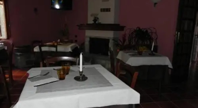 Albergo Chiar Di Luna, Забронировать Отель Кареджине 