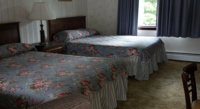 Rest - a Modern Motel, Varaa Motelli Hotellit New England uima-altaalla, Uima-allas