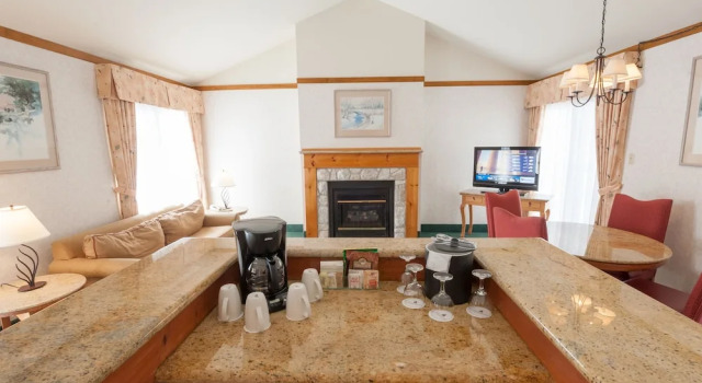Вилла Pinestone Resort & Conference Centre