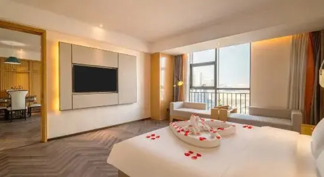 Люкс Business TOWO Shangpin International Hotel (Guiyang Century Jinyuan Shopping Center)