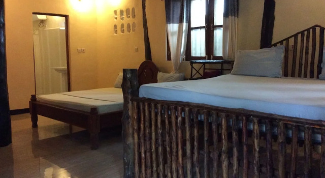Трёхместный номер Comfort с 2 комнатами с балконом Kajibange bar and guesthouse