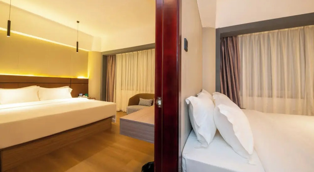 Семейный номер Standard Jinguan Holiday Hotel