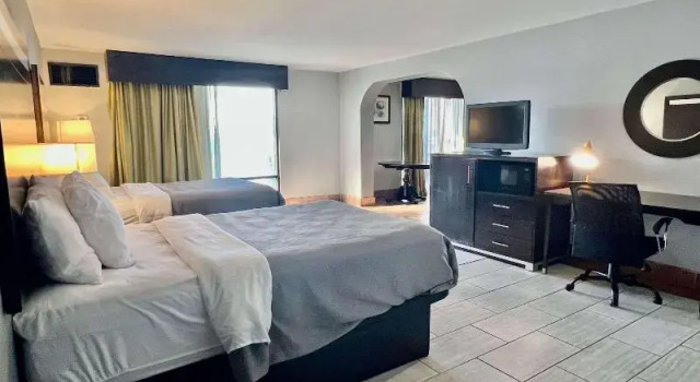 Шестиместный номер Standard Quality Inn & Suites Gulf Breeze Bayside near Pensacola Beach