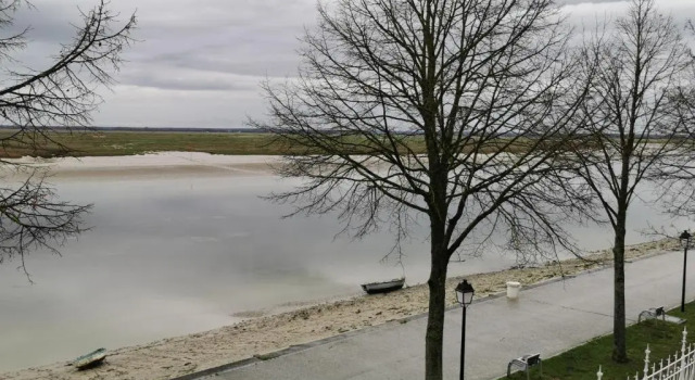 Номер Deluxe Logis Hôtel- Restaurant Le Relais Guillaume de Normandy-PARKING GRATUIT--VUE BAIE TERRASSE-CALME-BORNES ELECTRIQUE-LOCAL VELOS SÉCURISÉ