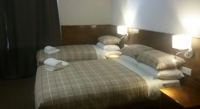 Трёхместный номер Standard c 1 комнатой Douglas Hotel