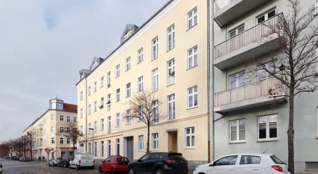 Sweet Central Tiny Apartment for 4 People