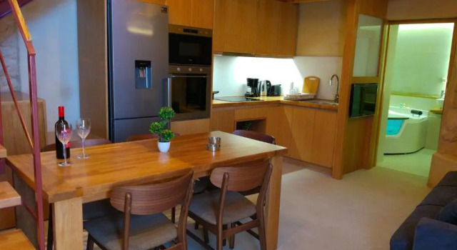 Вилла с красивым видом из окна Evans House II One Bedroom Maisonette