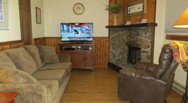 Three Seasons Condominiums, Забронировать Отель Крестед-Бьютт Crested Butte Mountain, рядом с Red Lady Express Lift
