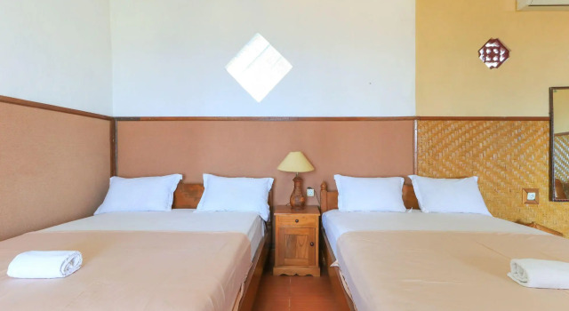 Люкс Hotel Tara Bar & Resto Air Sanih