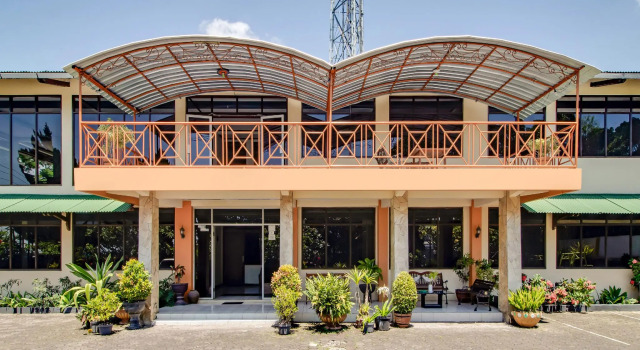 OYO 3899 Penginapan Christina, Réserver Hôtel Hôtels à Cipanas avec parking, Parking