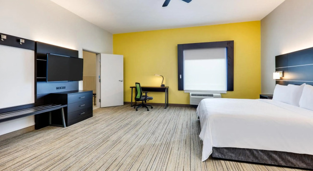 Holiday Inn Express Hotel & Suites Cleburne, an IHG Hotel, Buchen Sie Hotel Cleburne Dallas - Fort Worth und Umgebung