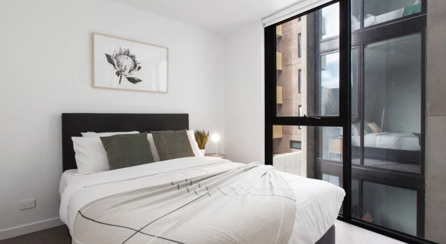 The Harvard 5 - New - Easy Transport, Book Hotel Melbourne 