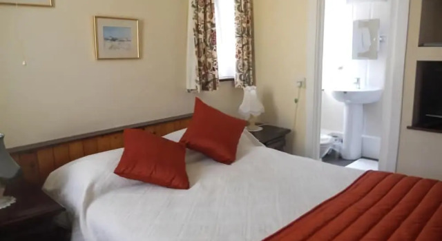The Cartref Hotel, Забронировать Отель Фишгард Пембрукшир