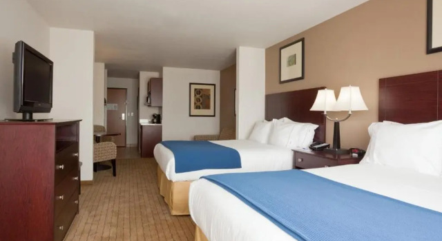 Люкс Holiday Inn Express Hotel & Suites Antigo by IHG
