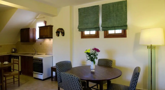 Семейный люкс с балконом Corfu Club Apartments