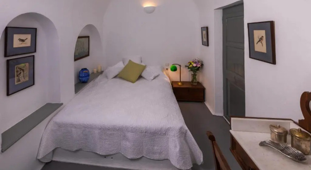 Номер Standard Santorini Roses Suites