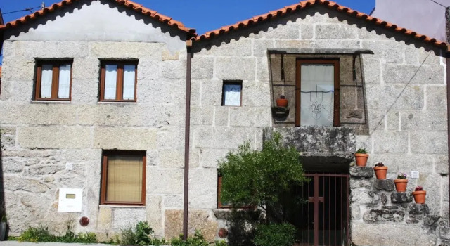 House With 4 Bedrooms in Cota, With Furnished Terrace and Wifi, Забронировать Отель Отели Визеу 3 звезды, 3*