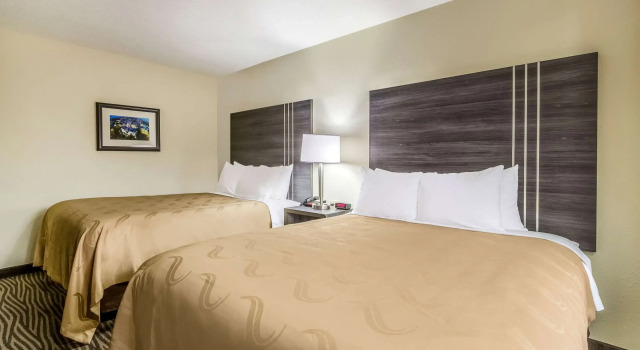 Четырёхместный номер Standard Quality Inn & Suites North Lima - Boardman