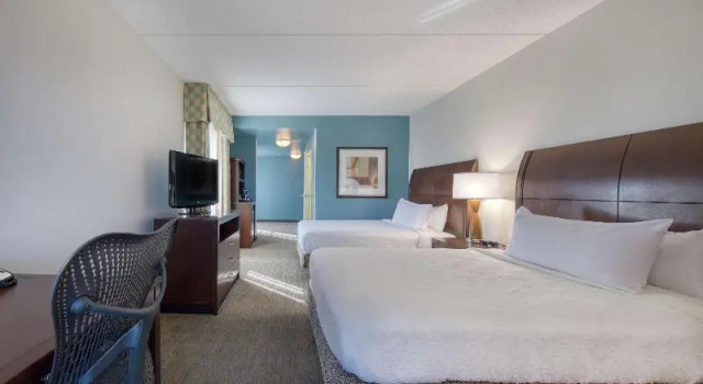 Шестиместный номер Standard Hilton Garden Inn Durham Southpoint