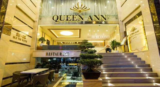 Кровать в общем номере Queen Ann Hotel